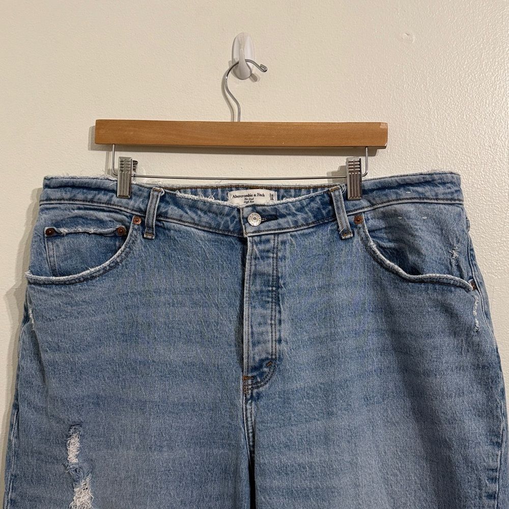 ABERCROMBIE & FITCH The Dad High Rise Jeans Womens Size 34/18R Distressed - Picture 4 of 8